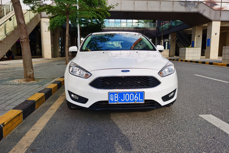 深圳二手福特福克斯 2018款 两厢经典 1.6L 双离合 风尚型智行版